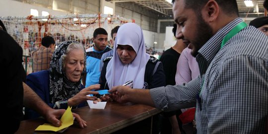Perbatasan dibuka, ratusan warga Gaza membeludak masuk ke Mesir