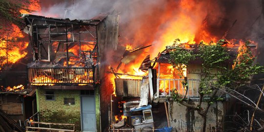 Puluhan kios di pasar tertua di Sukabumi terbakar