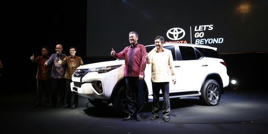 Pasar otomotif nasional anjlok, Toyota justru terus tumbuh!