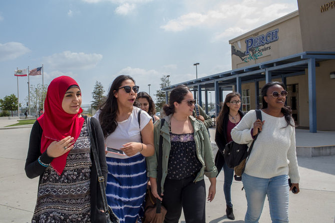 zarifeh shalabi ratu pesta dansa summit high school as