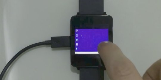 Lihat smartwatch mungil jalankan Windows 7 layaknya komputer