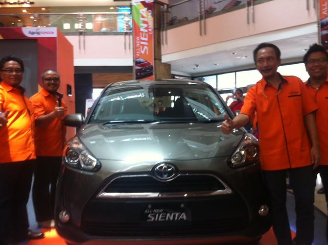 toyota sienta