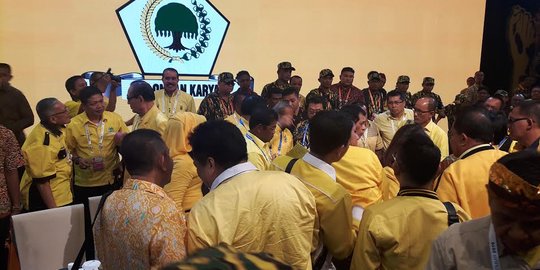 Kader Kosgoro bikin onar, nyaris berkelahi di arena Munaslub