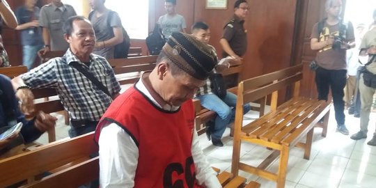 Saksi tak hadir, sidang pencurian listrik Daeng Azis cuma 15 menit