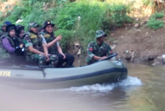 Ahok bakal relokasi 50 ribu warga Kali Ciliwung bila rusun rampung