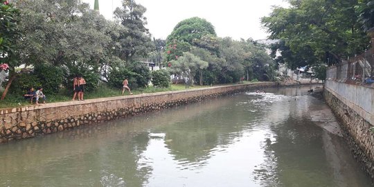 Ahok sebut kali LTC Glodok jernih karena pintu Ciliwung lama dibuka