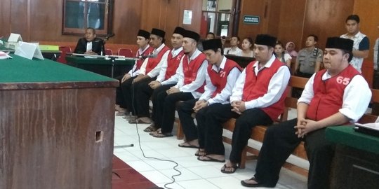 Pembunuhan Salim Kancil, 7 anak buah dituntut 15 tahun bui