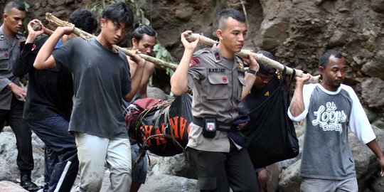 Jasad ke-17 korban longsor air terjun Dua Warna dikenali