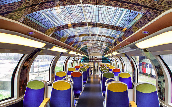 layanan art in transit di prancis