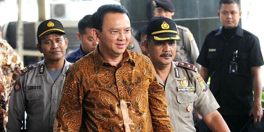 Ahok tantang DPRD DKI turunkan dirinya sebelum Pilgub DKI