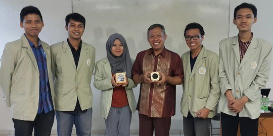 Mahasiswa UGM kembangkan produk bluetooth speaker berbahan kayu