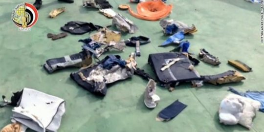 Ini penampakan puing-puing pesawat EgyptAir yang hilang