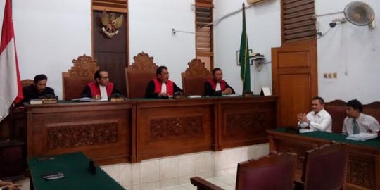 Digugat Fahri, lima petinggi PKS bacakan 93 halaman jawaban