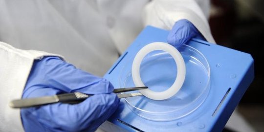 yang dilengkapi obat antiretroviral rev1