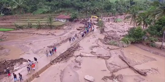 Subang disergap banjir bandang, warga diminta waspada