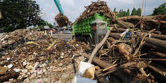 DPRD desak Ahok perintahkan kawasan komersil kelola sampah mandiri