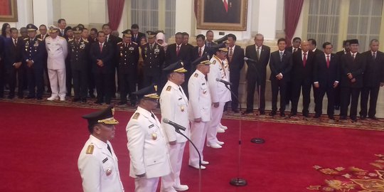 Presiden Jokowi lantik 4 Gubernur dan 2 Wagub di Istana Negara