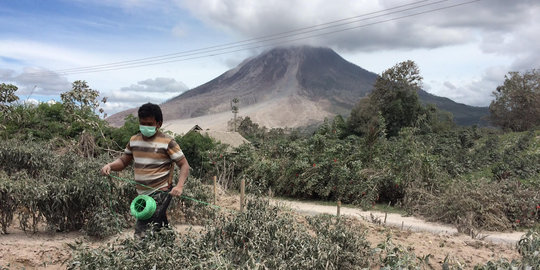 Lebih takut tak punya uang ketimbang takut Sinabung