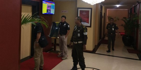 Berkas Jessica lengkap, Krishna Murti sumringah sambangi Kejati