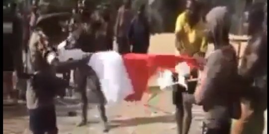 TNI AD sebut OPM bakar bendera merah putih video lama