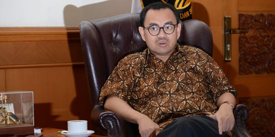 Penjelasan Menteri ESDM soal hilangnya proyek HVDC dari RUPTL PLN