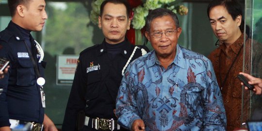 Menko Darmin akui tak tahu detail proyek kereta Jakarta-Surabaya