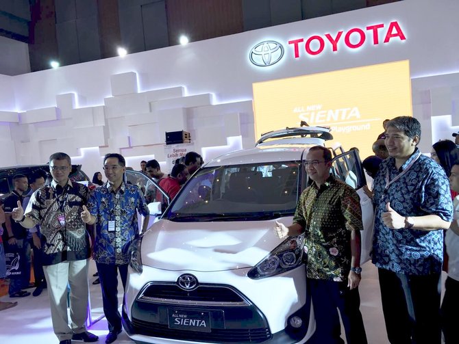 roadshow all new sienta di makassar