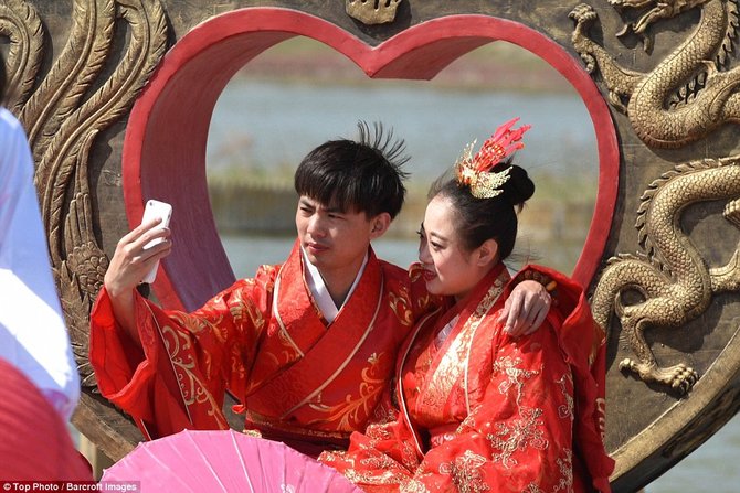 66 pasangan china nikah massal dengan ritual dinasti han