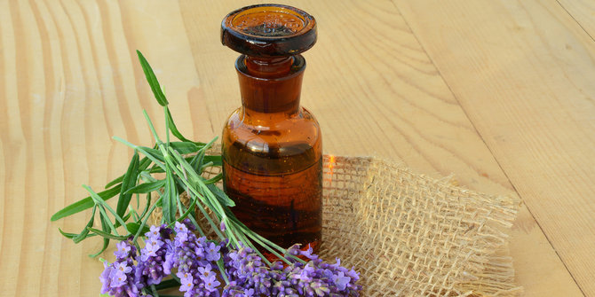 Oleskan minyak lavender di kulitmu dan dapatkan 6 manfaat 