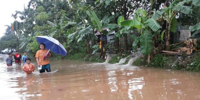 Sudah 3 hari banjir di kawasan pesisir Bekasi tak kunjung surut