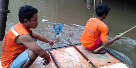 Mencari berkah dari sampah