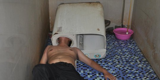 Apes, kepala pria di China terjebak mesin cuci saat sedang reparasi