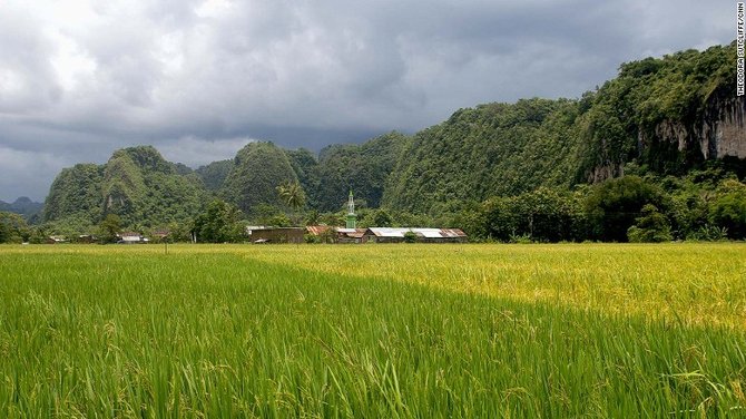 gua di taman prasejarah leang leang