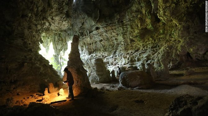 gua di taman prasejarah leang leang