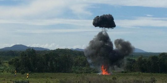 Simulasi perang, F-16 TNI AU bombardir 3 pos komando musuh