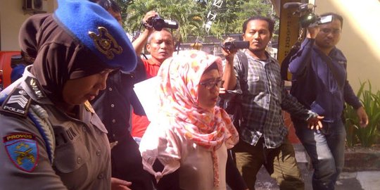 Polisi bekuk wanita pengirim SMS teror bom kantor Pertamina Semarang