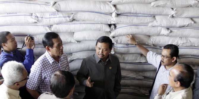 Stabilkan harga gula, pemerintah harus buka keran impor 