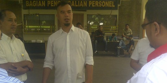 Alat musik dan kru diamankan, Dhani datangi Polda Metro Jaya