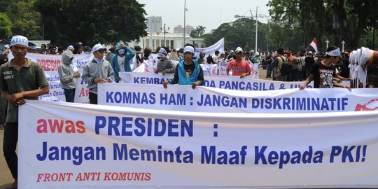 Tolak kebangkitan PKI, ribuan massa berdemo di Istana