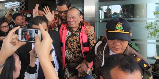 Dana hibah ratusan miliaran masuk rekening La Nyalla dan keluarga