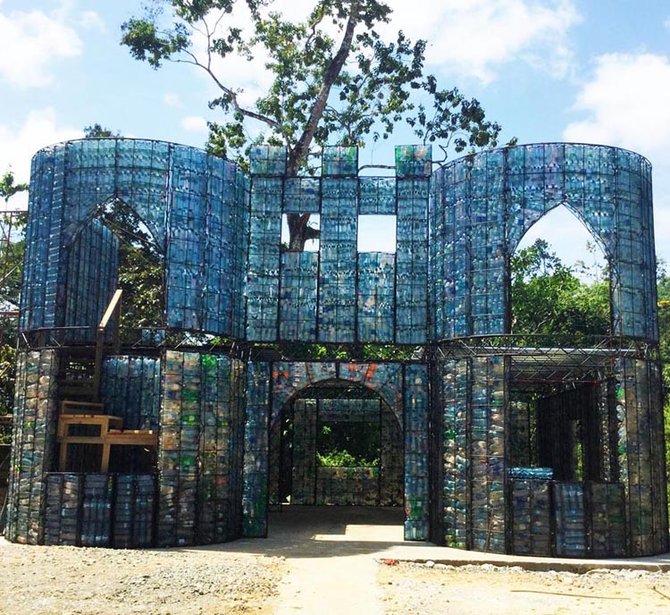 desa botol plastik di bocas del toro panama