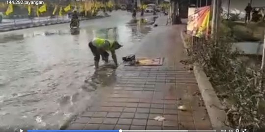 Dalam beberapa bulan penutup gorong-gorong di Surabaya lenyap