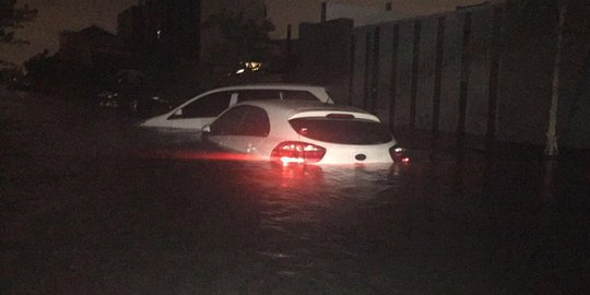 Tanggul Pantai Mutiara jebol, rumah Ahok aman dari banjir