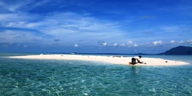 Pulau Gosong, bikin kulit gosong sekaligus bengong