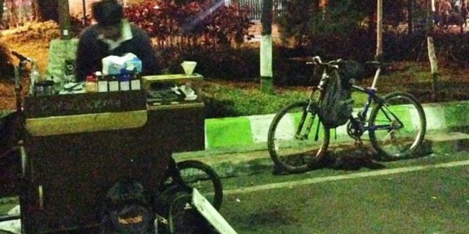 Nomaden mengenalkan kopi enak ke publik Malang pakai gerobak