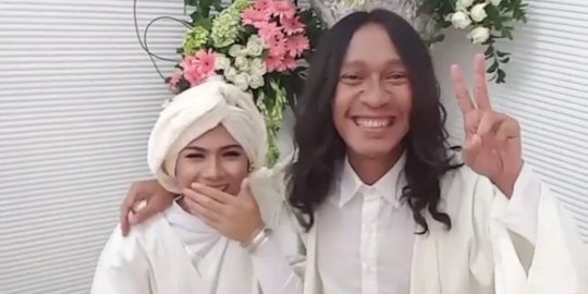 Rekaman momen bahagia Aming dan Evelyn di pernikahannya