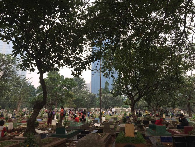 tukang ngaji dadakan di tpu karet jelang ramadan