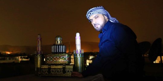 Kreatif, pria Suriah bikin replika masjid dari sisa amunisi perang