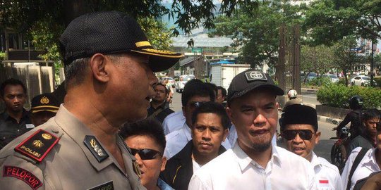 Akan datangi Polda, Ahmad Dhani minta Kapolda jangan ke mana-mana