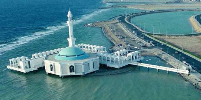 4 Masjid Arab Saudi membuka pintunya untuk kaum non-muslim